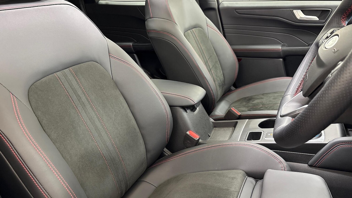 Used Ford Kuga 2024 for sale - 76830648: Photo 27