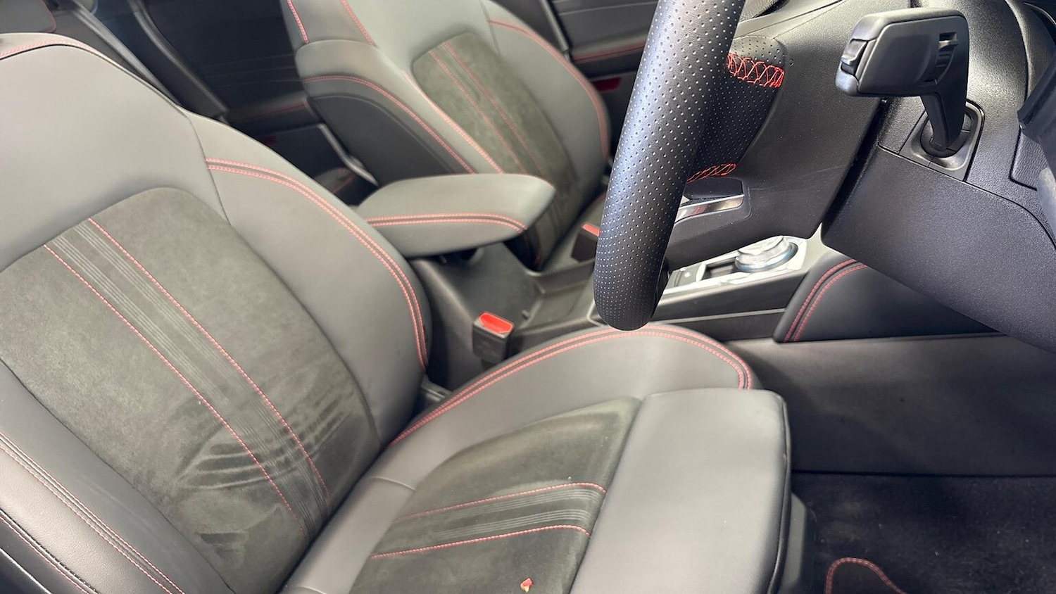 Used Ford Kuga 2025 for sale - 76628062: Photo 27