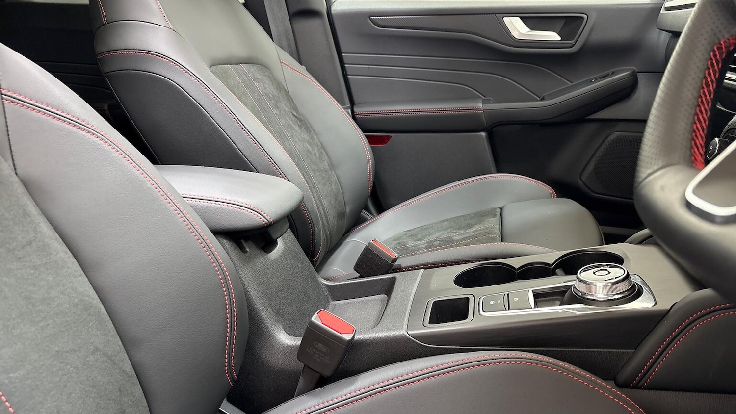 Used Ford Kuga 2025 for sale - 76931596: Photo 29