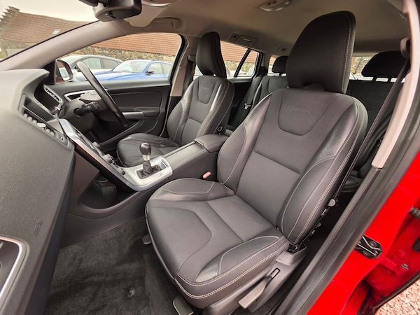 Used Volvo V60 2012 for sale - 75579824: Photo 9