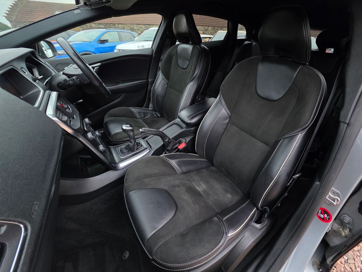 Used Volvo V40 2017 for sale - 77614597: Photo 10