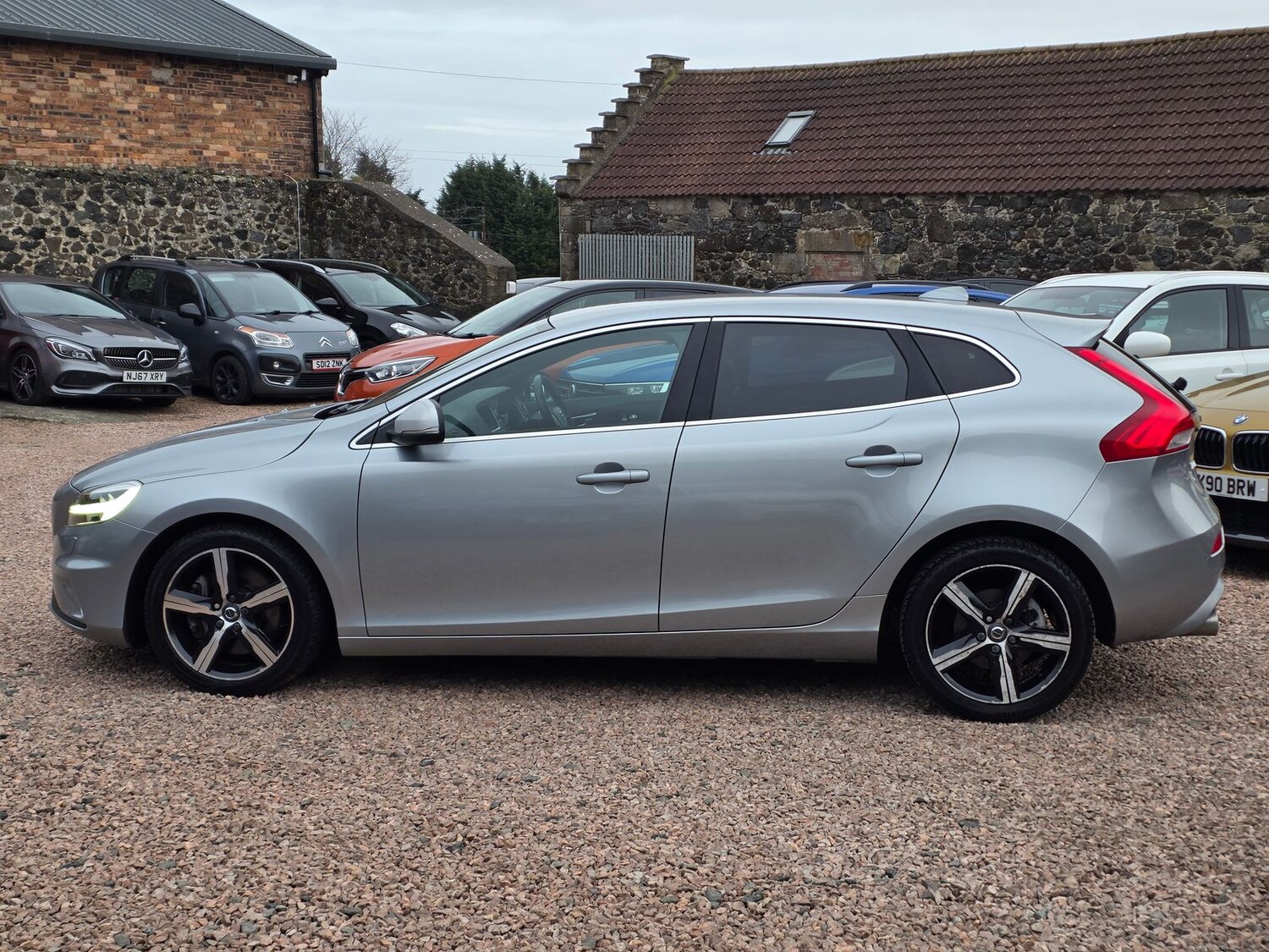 Used Volvo V40 2017 for sale - 77614597: Photo 14