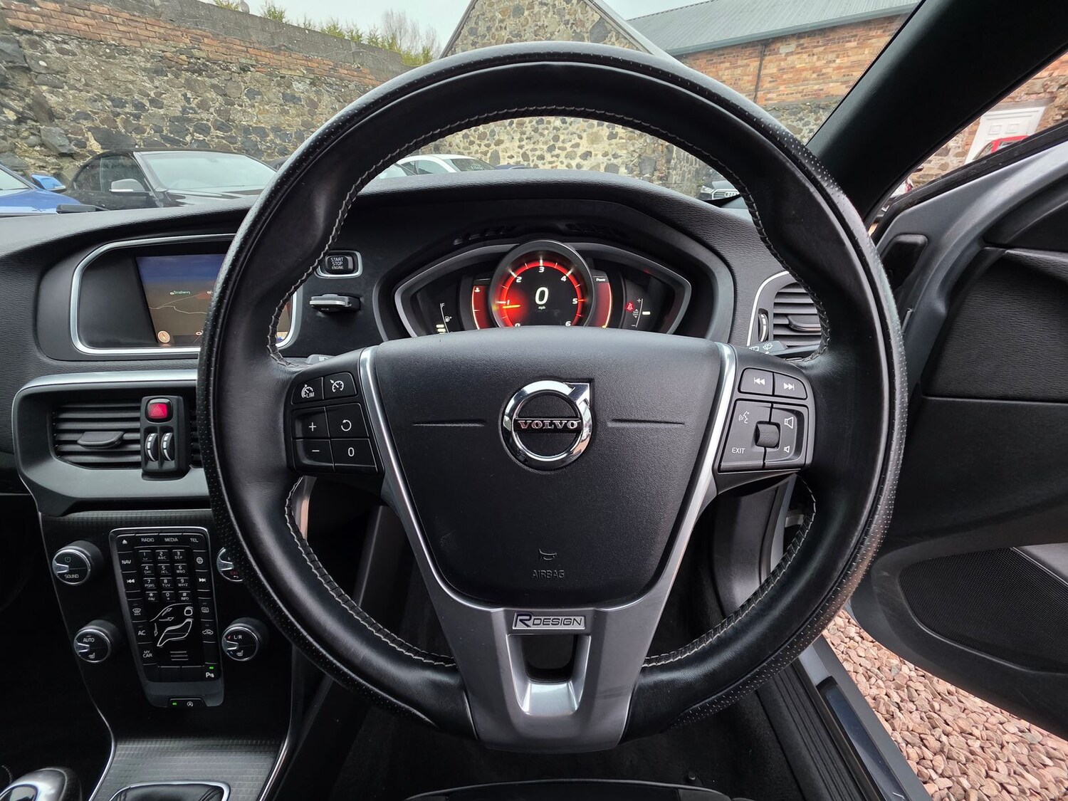 Used Volvo V40 2017 for sale - 77614597: Photo 9