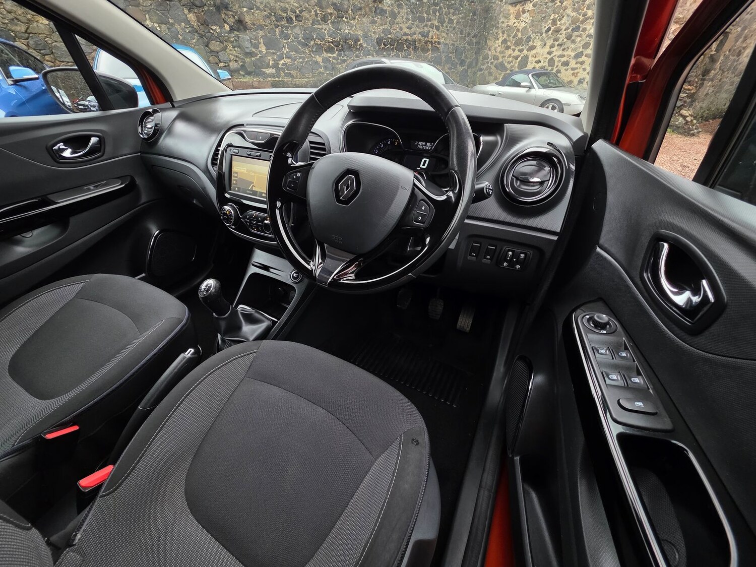 Used Renault Captur 2015 for sale - 77539972: Photo 8