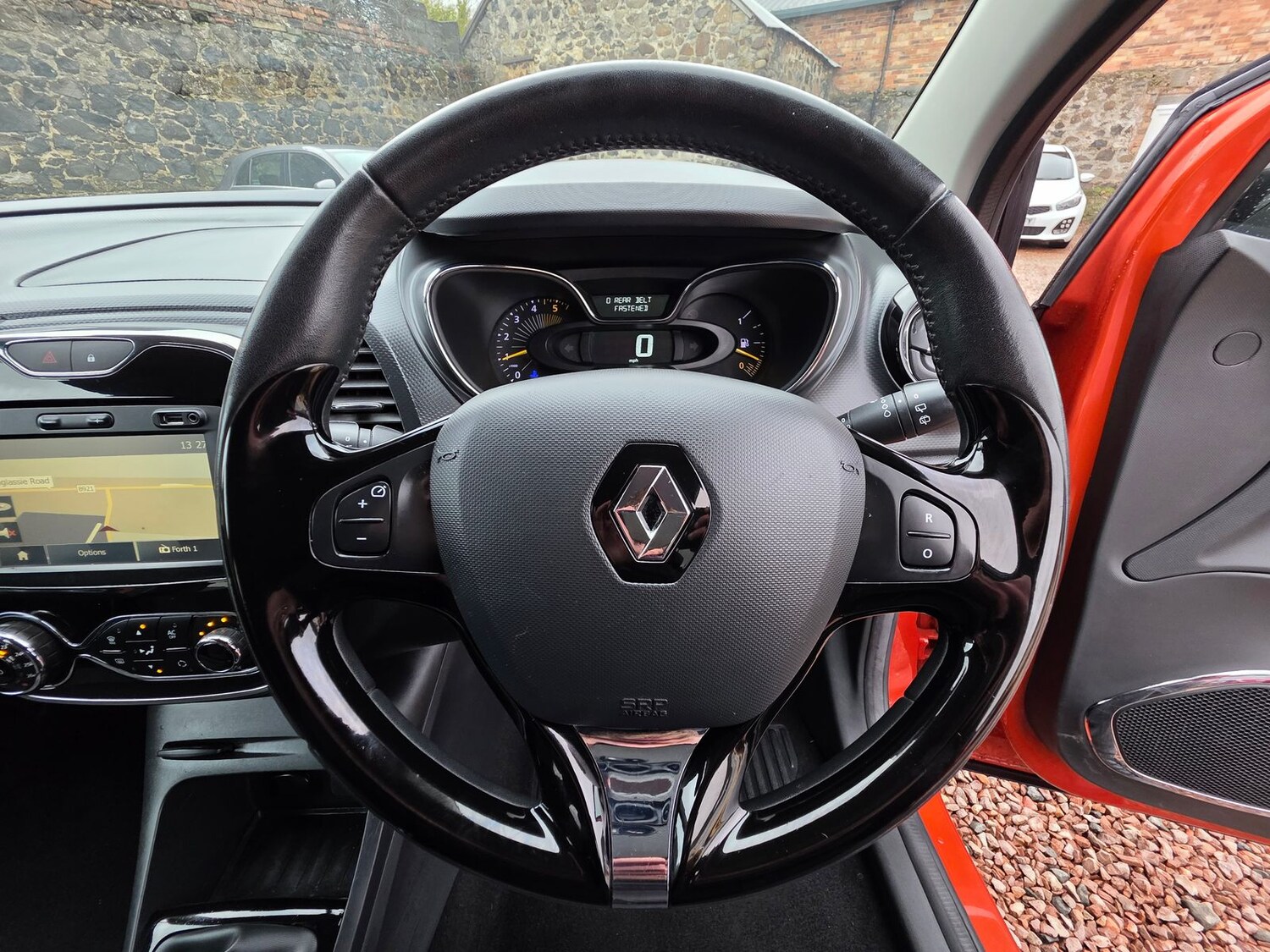 Used Renault Captur 2015 for sale - 77539972: Photo 9