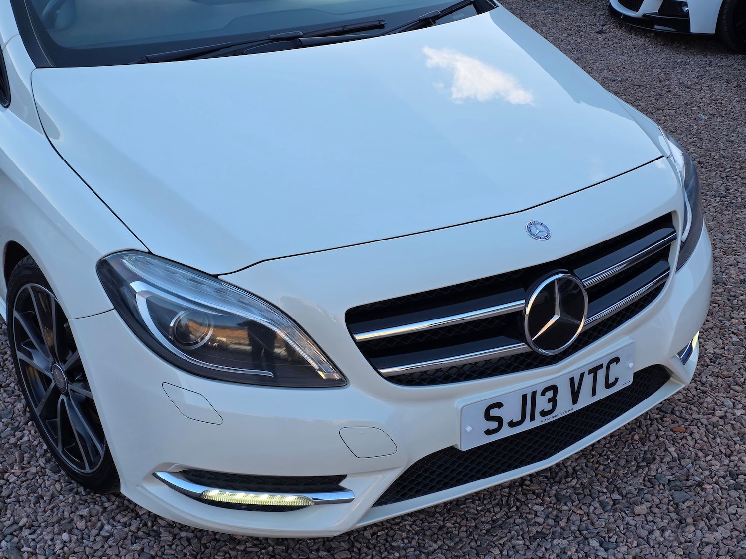 Used Mercedes-Benz B Class 2013 for sale - 77755885: Photo 2