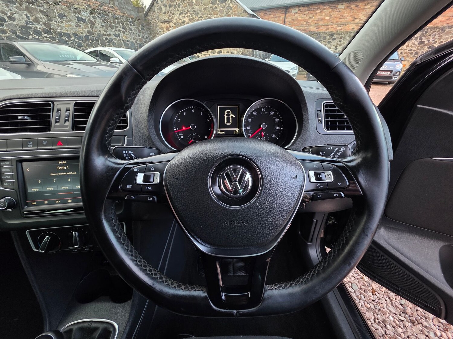 Used Volkswagen Polo 2016 for sale - 77726251: Photo 9