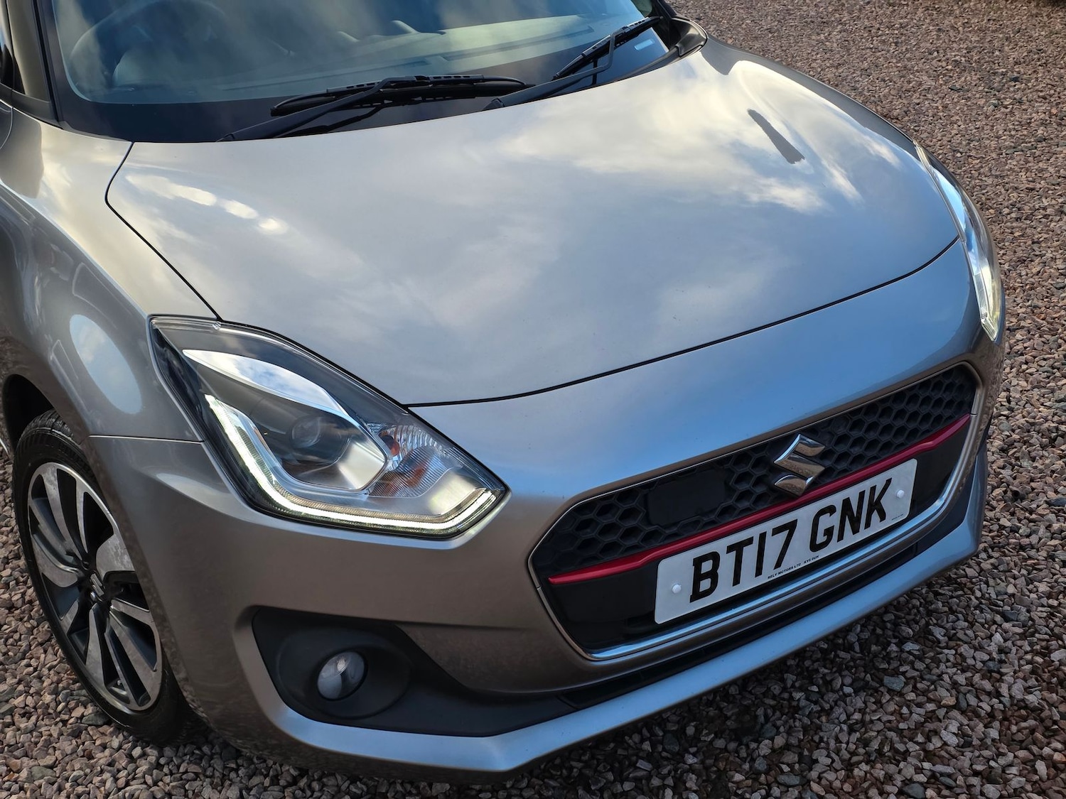 Used Suzuki Swift 2017 for sale - 76410453: Photo 2