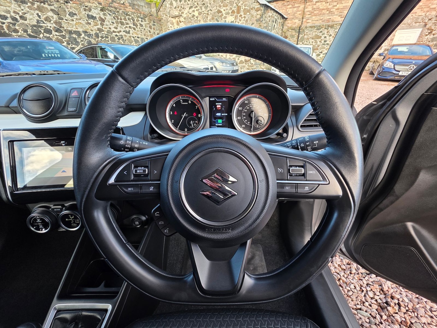 Used Suzuki Swift 2017 for sale - 76410453: Photo 9