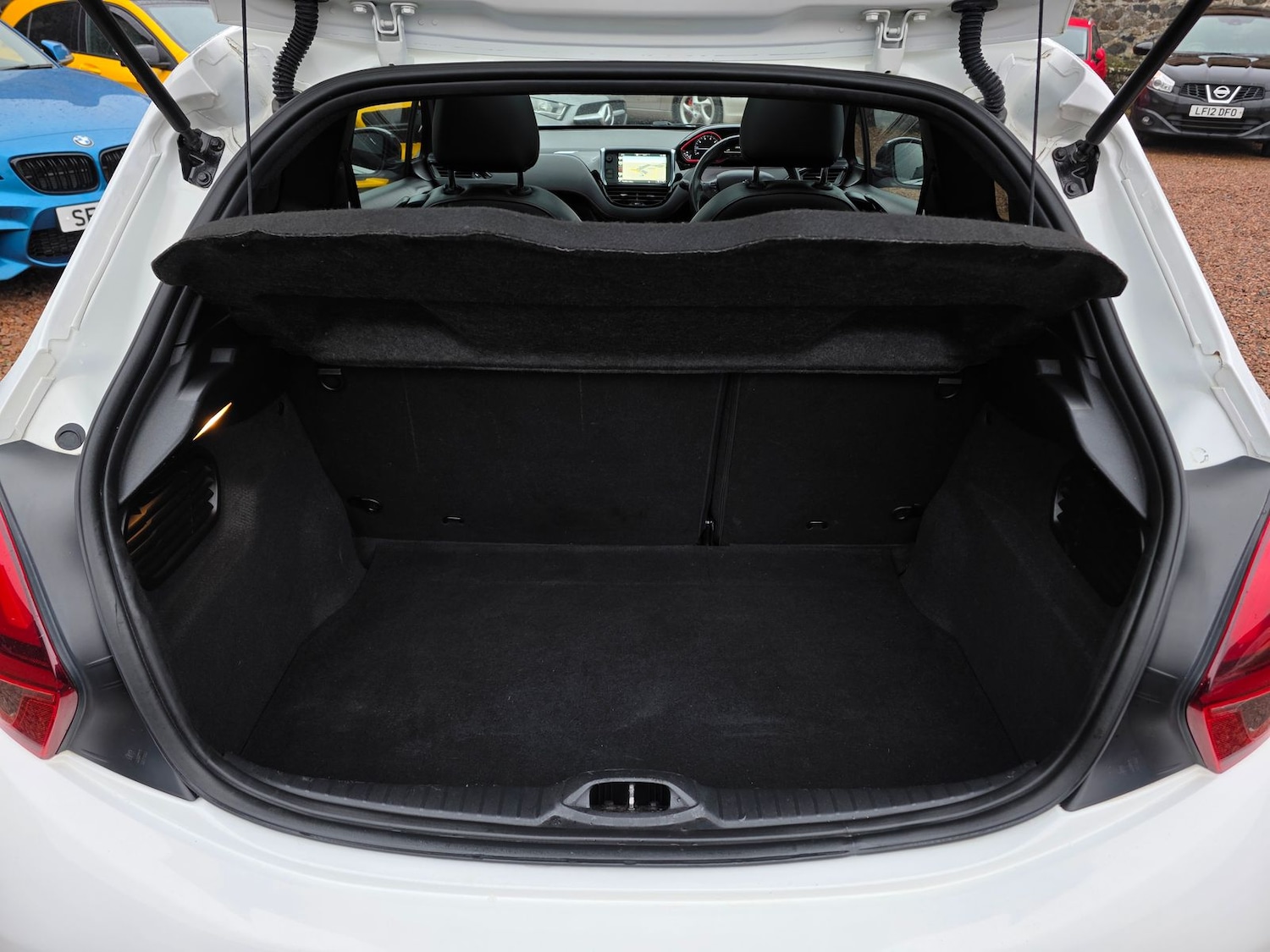 Used Peugeot 208 2016 for sale - 77512758: Photo 18