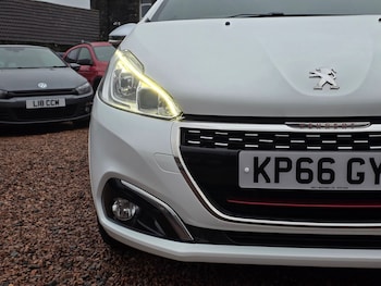 Used Peugeot 208 2016 for sale - 77512758: Photo