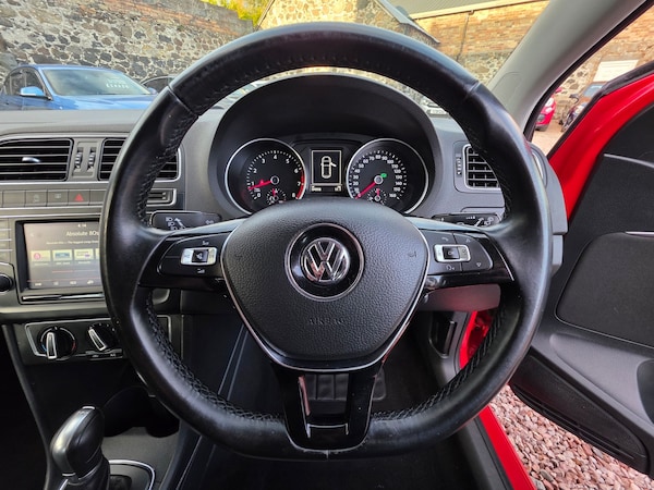 Used Volkswagen Polo 2014 for sale - 76297373: Photo 9
