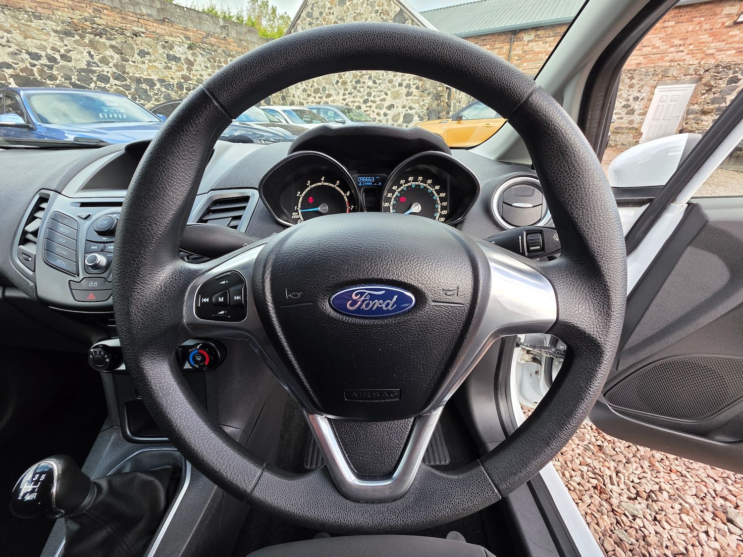 Used Ford Fiesta 2015 for sale - 76350693: Photo 9