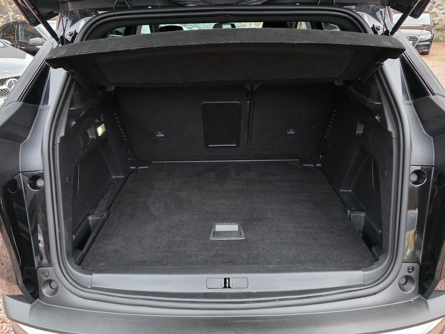 Used Peugeot 3008 2017 for sale - 76915216: Photo 13