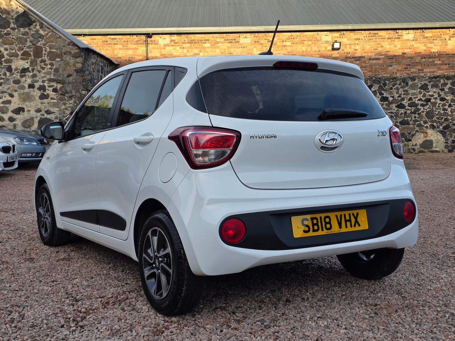 Used Hyundai i10 2018 for sale - 76400584: Photo 14