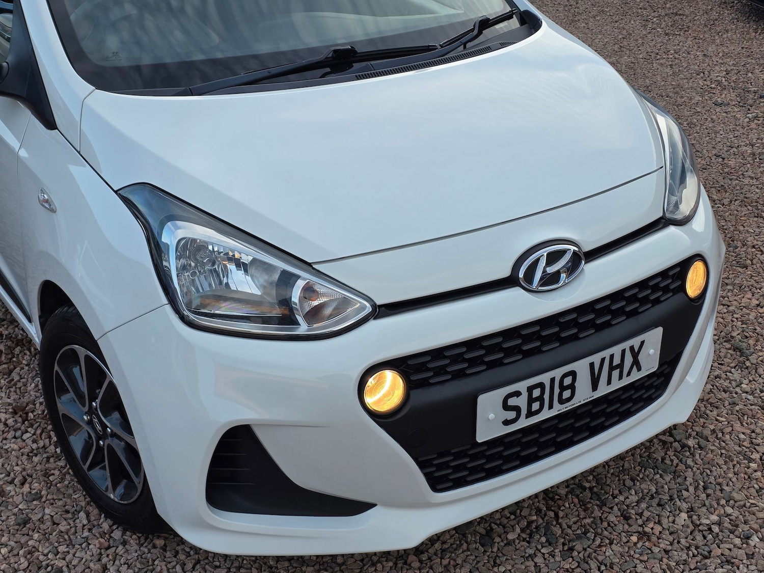 Used Hyundai i10 2018 for sale - 76400584: Photo 2