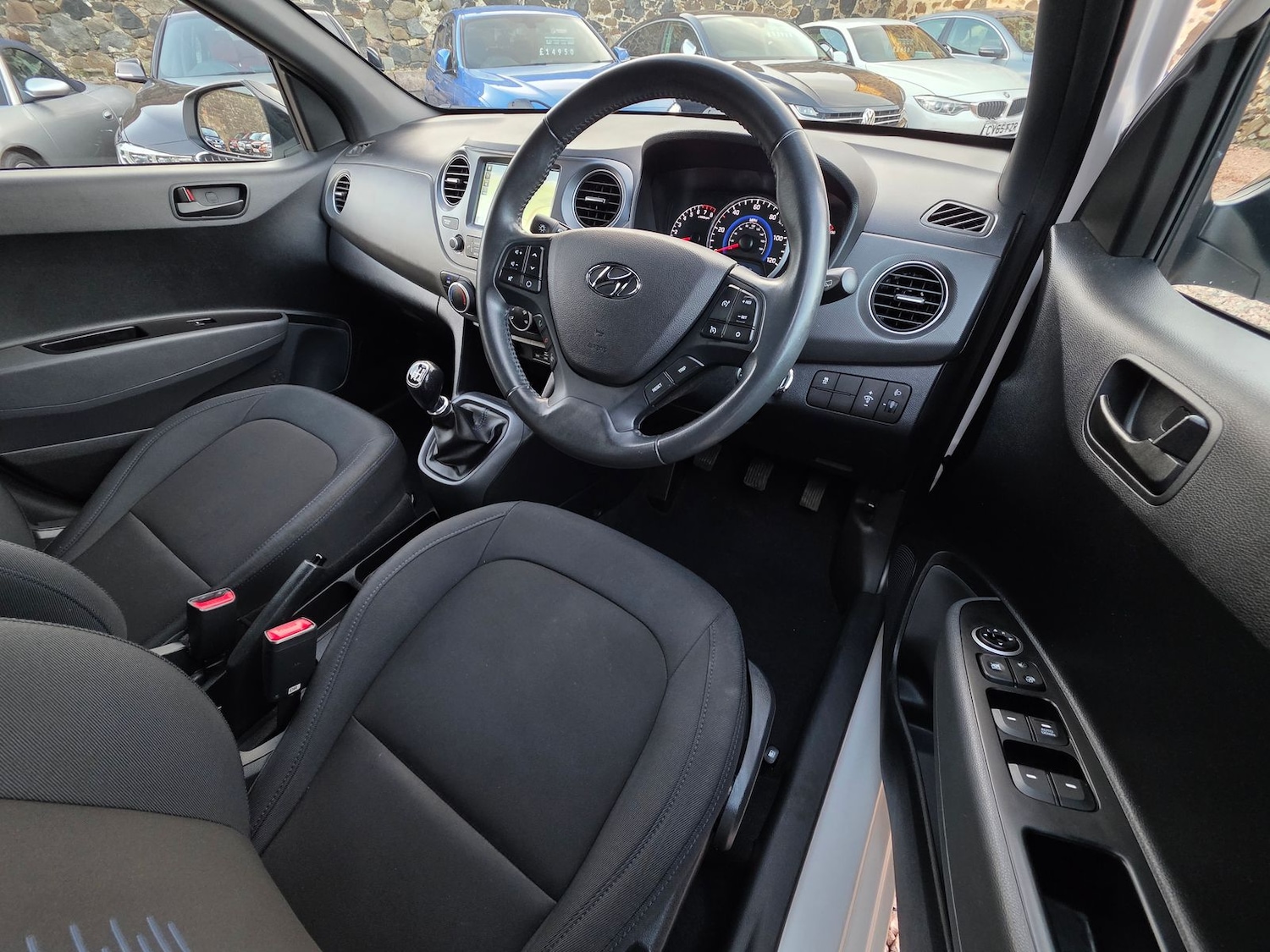 Used Hyundai i10 2018 for sale - 76400584: Photo 7