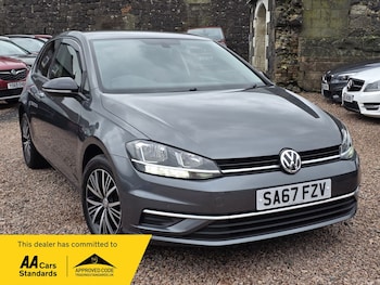 Used Volkswagen Golf 2017 for sale - 77365632: Photo