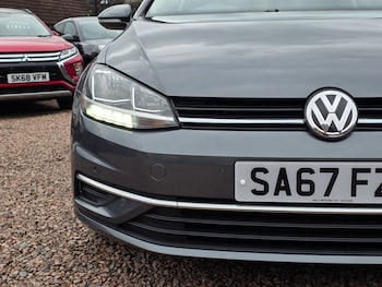 Used Volkswagen Golf 2017 for sale - 77365632: Photo