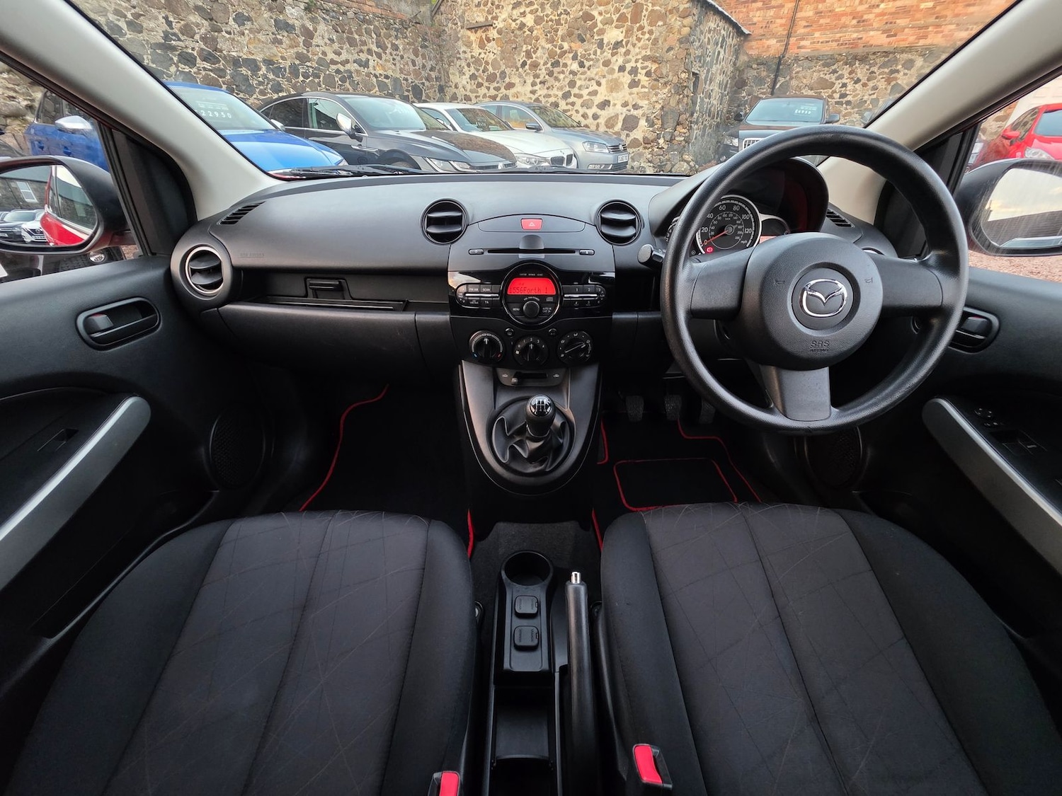 Used Mazda Mazda2 2013 for sale - 76539741: Photo 7