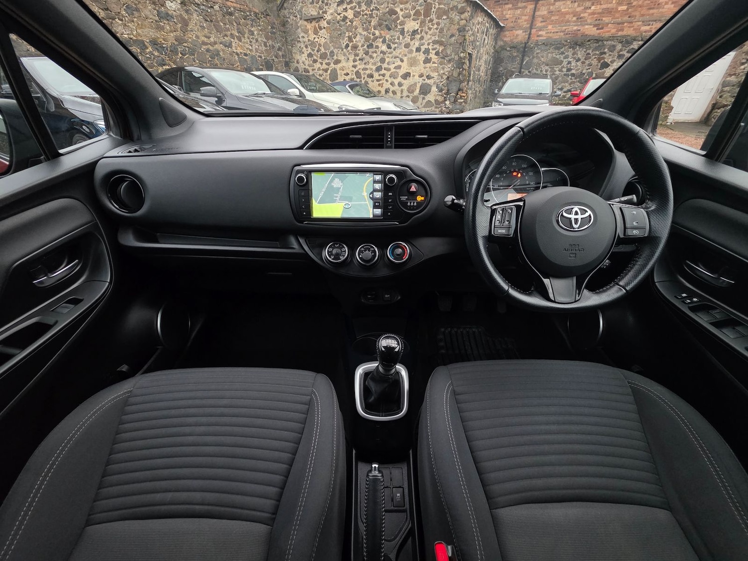 Used Toyota Yaris 2017 for sale - 77281198: Photo 11