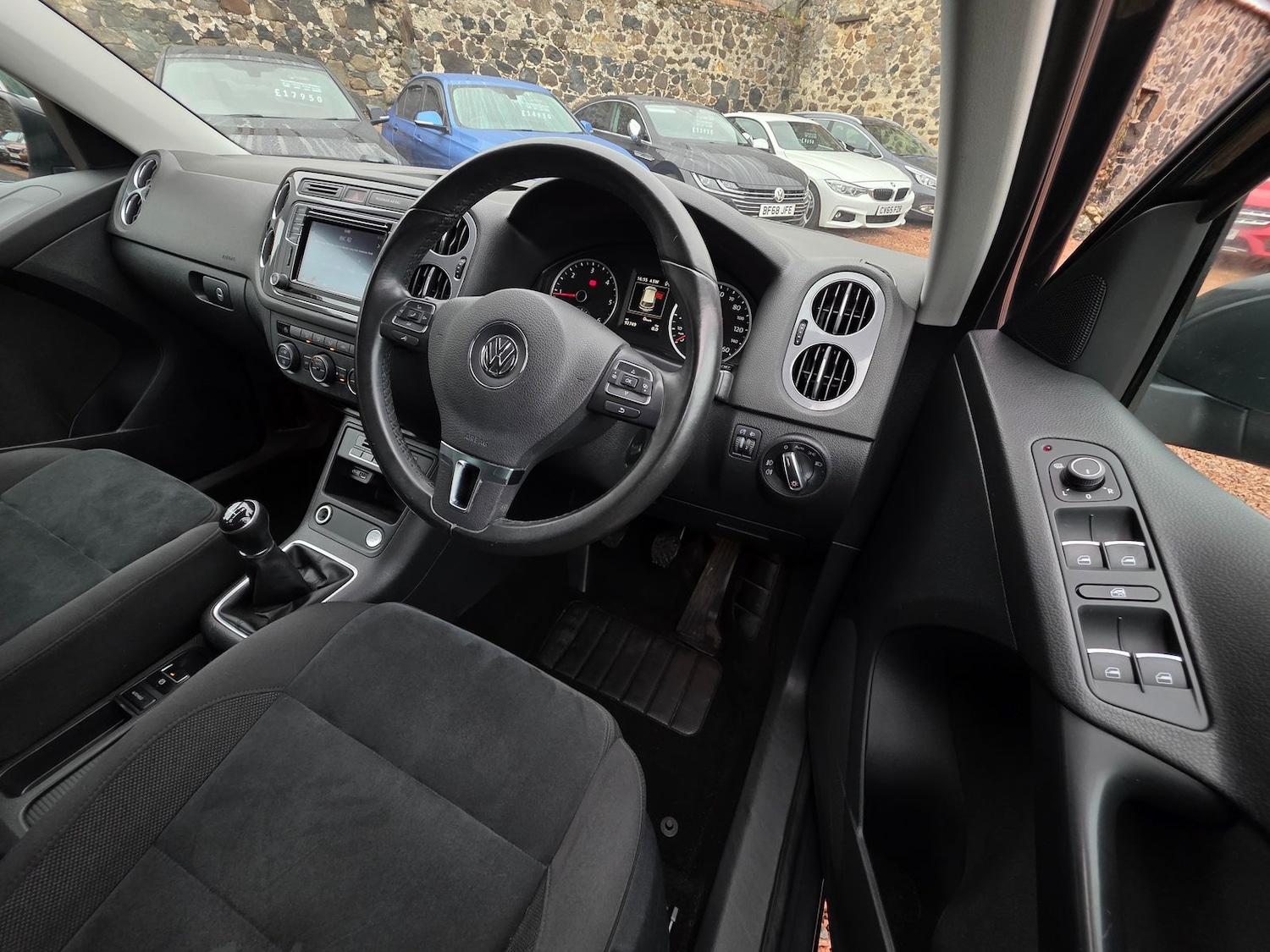 Used Volkswagen Tiguan 2016 for sale - 76139953: Photo 8