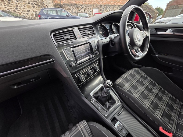 Used Volkswagen Golf 2015 for sale - 76124876: Photo 11