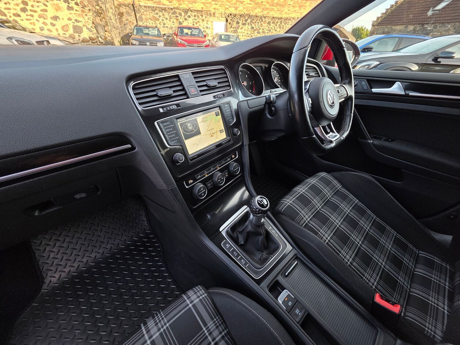 Used Volkswagen Golf 2016 for sale - 77360684: Photo 11