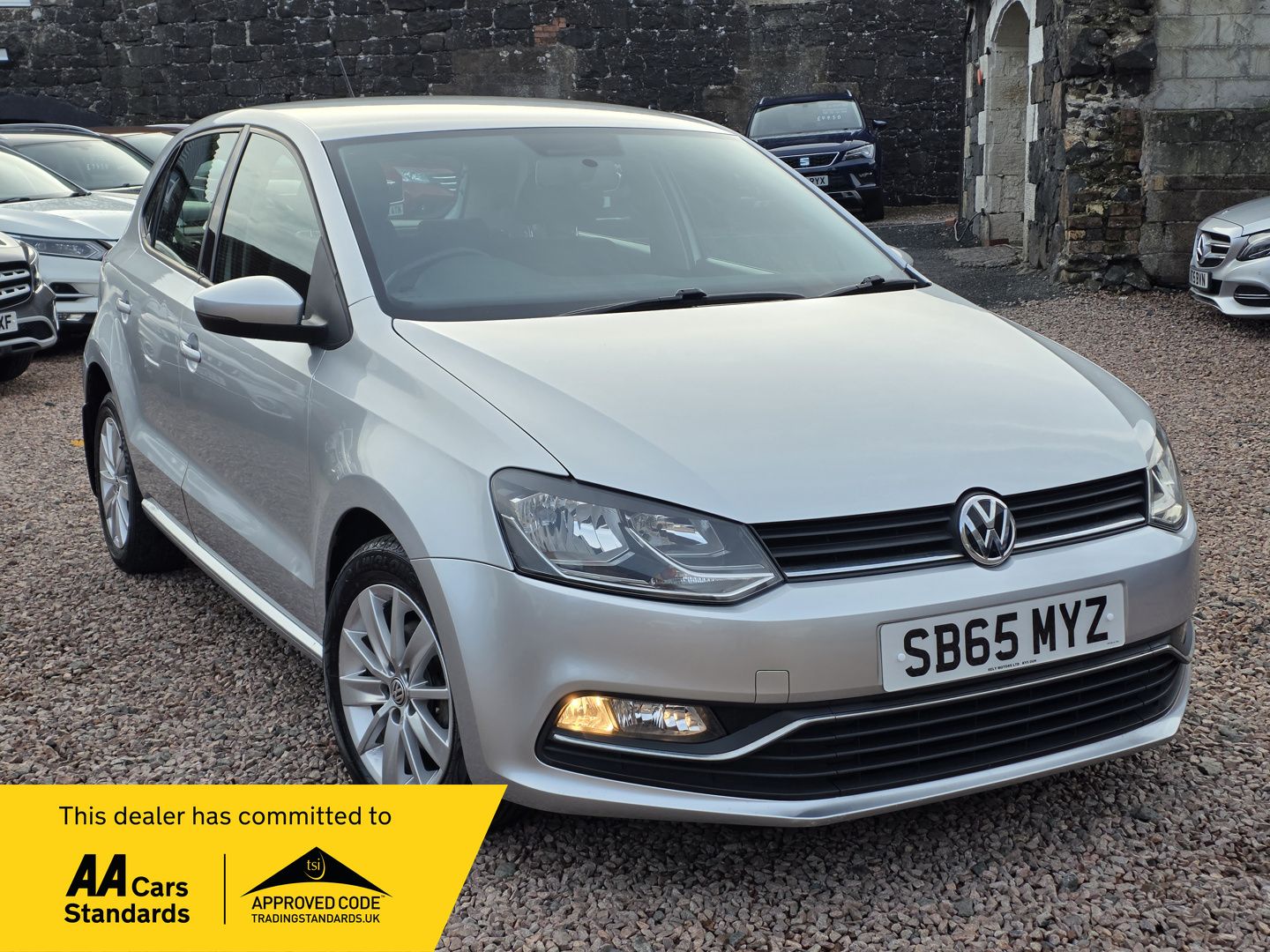Used Volkswagen Polo 2015 for sale - 76474804: Photo 1
