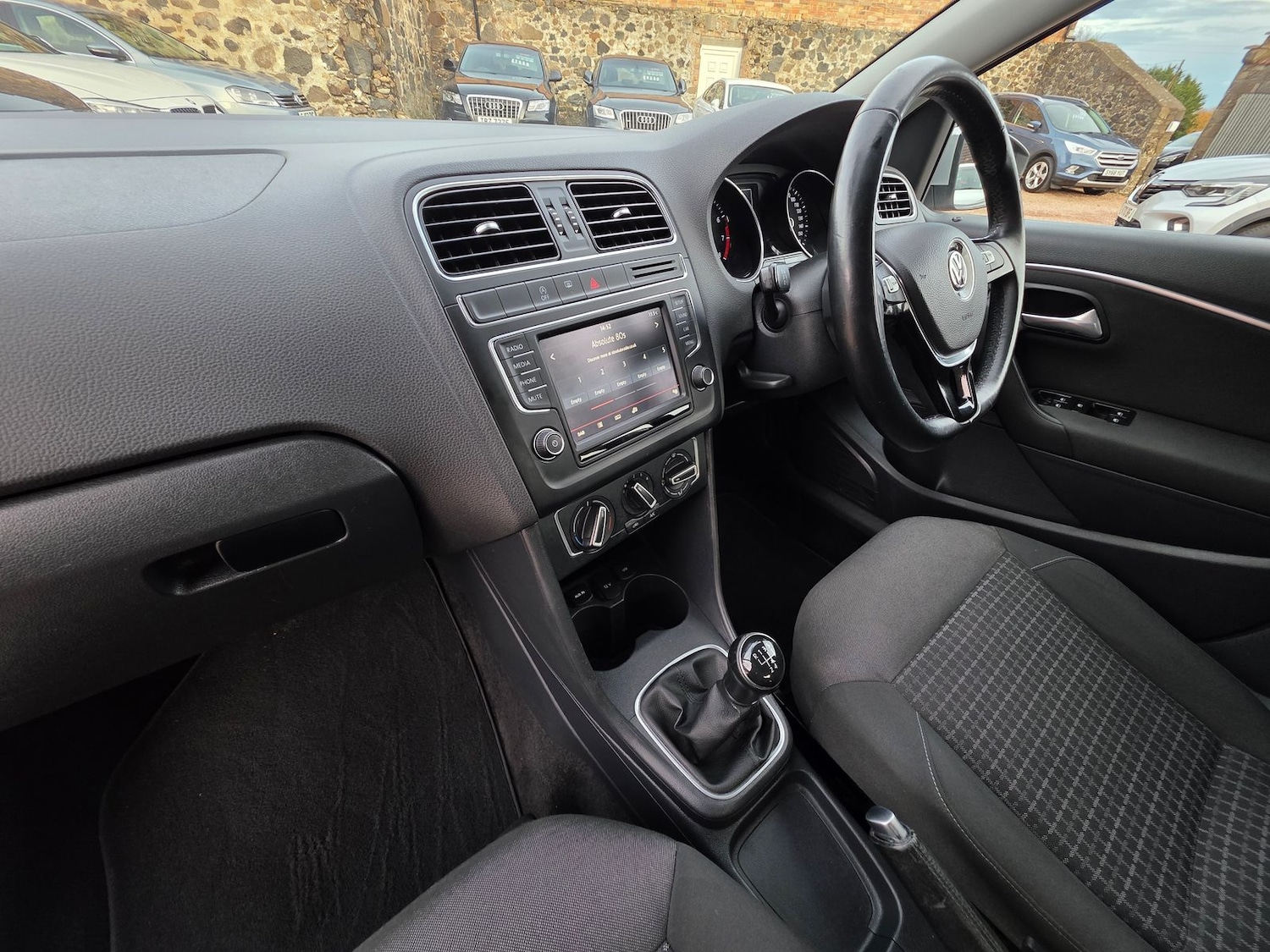 Used Volkswagen Polo 2015 for sale - 76474804: Photo 11