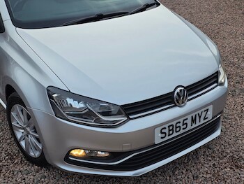 Used Volkswagen Polo 2015 for sale - 76474804: Photo