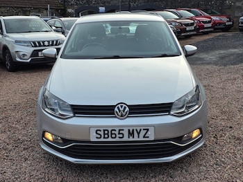 Used Volkswagen Polo 2015 for sale - 76474804: Photo
