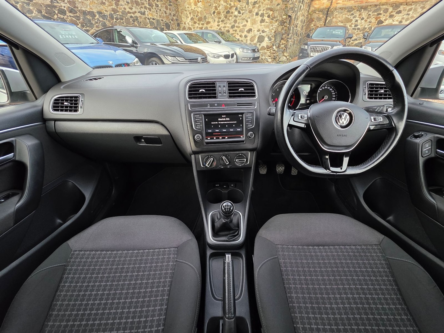 Used Volkswagen Polo 2015 for sale - 76474804: Photo 7