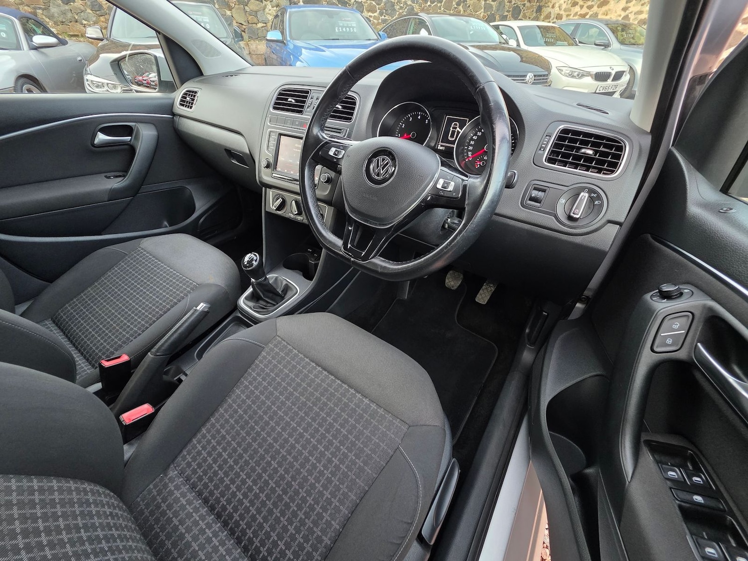 Used Volkswagen Polo 2015 for sale - 76474804: Photo 8