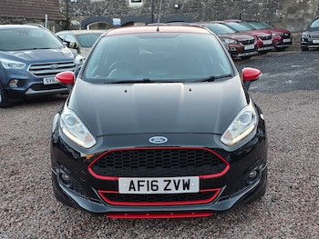 Used Ford Fiesta 2016 for sale - 76704540: Photo