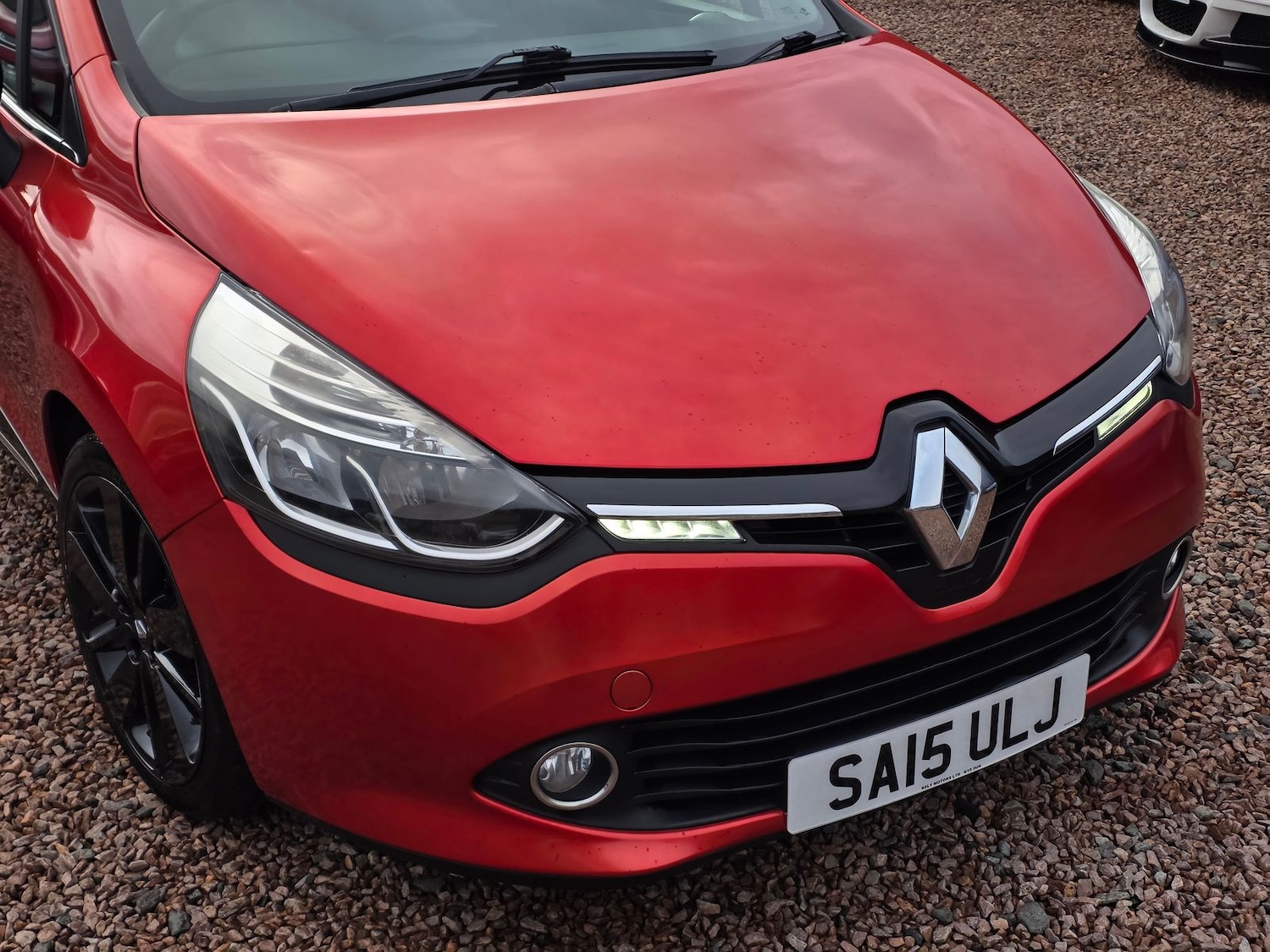 Used Renault Clio 2015 for sale - 77552532: Photo 2