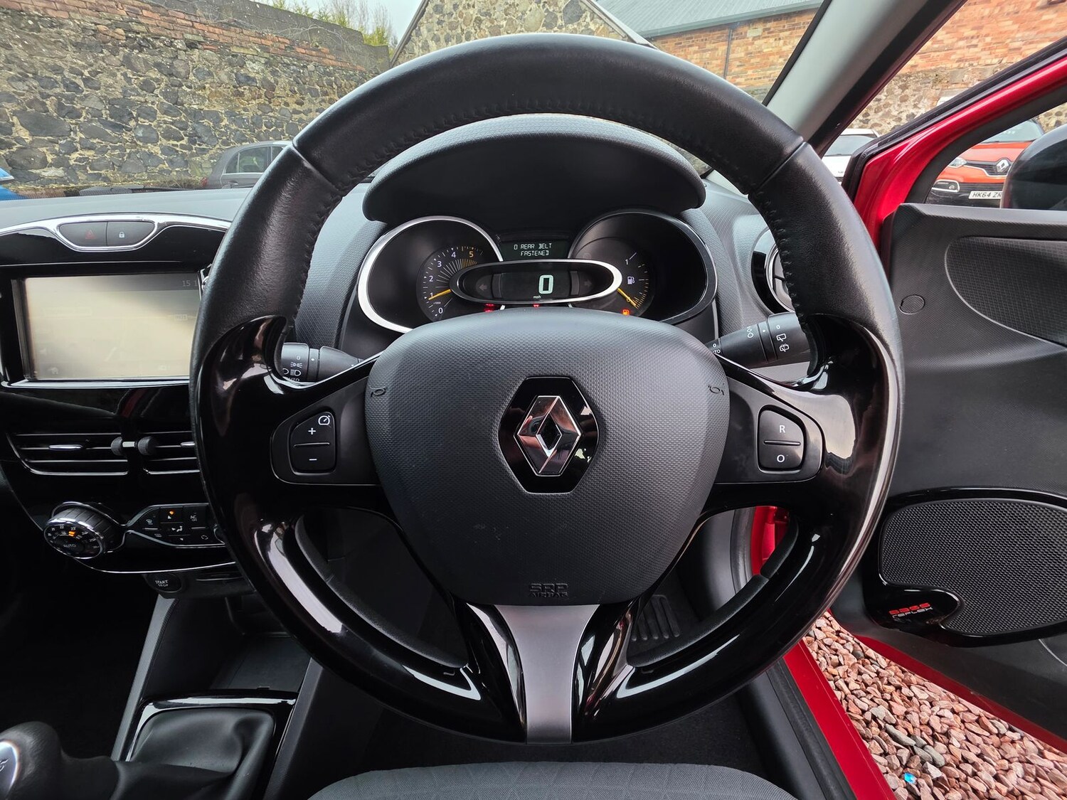 Used Renault Clio 2015 for sale - 77552532: Photo 8