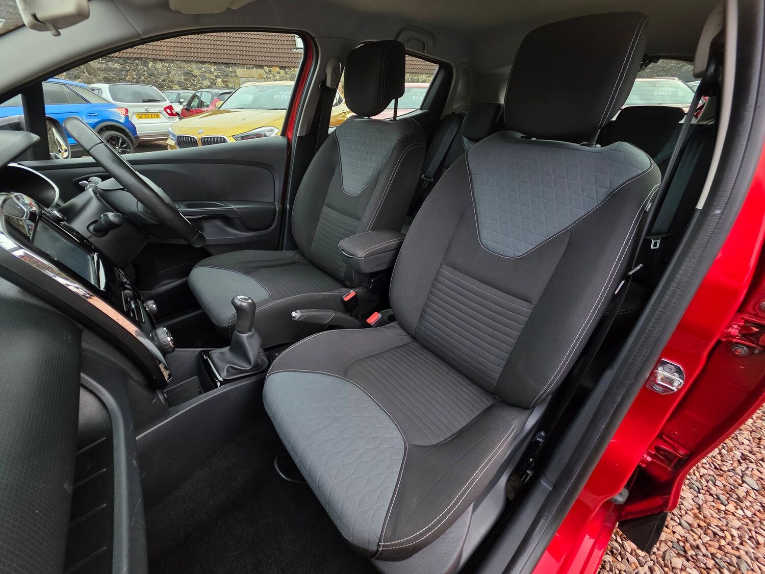 Used Renault Clio 2015 for sale - 77552532: Photo 9