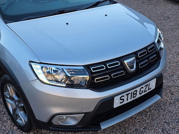 Used Dacia Sandero Stepway 2018 for sale - 76389990: Photo