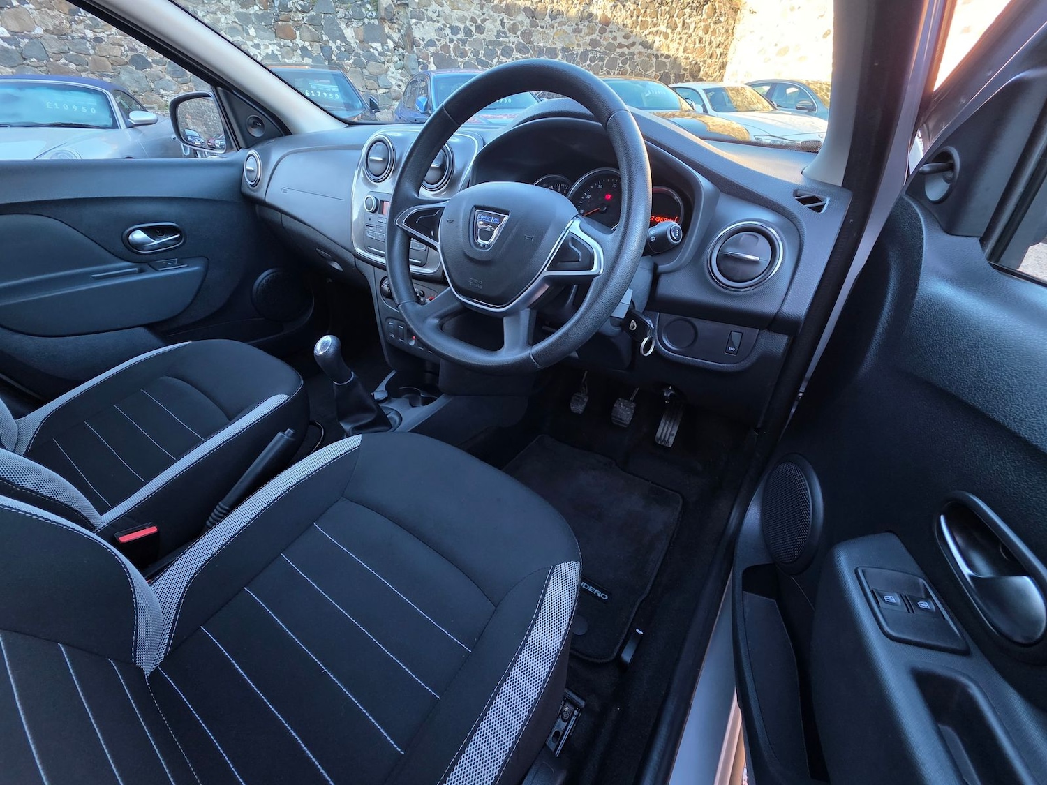 Used Dacia Sandero Stepway 2018 for sale - 76389990: Photo 8