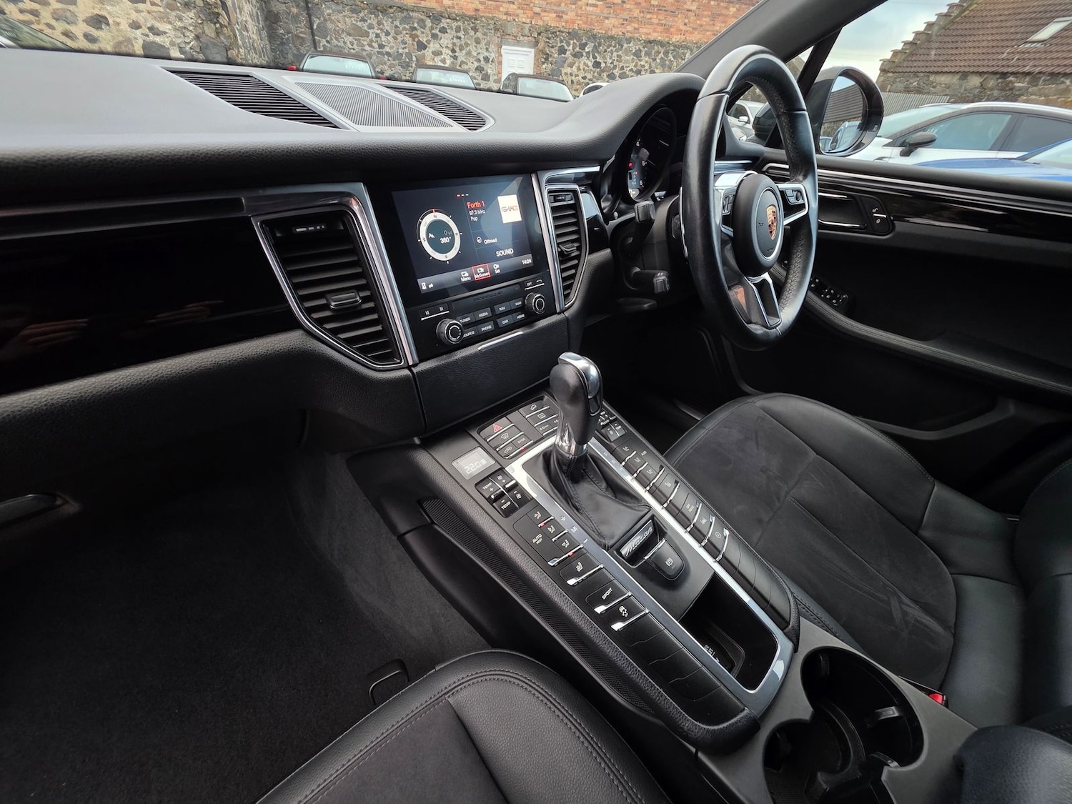 Used Porsche Macan 2017 for sale - 76966933: Photo 11