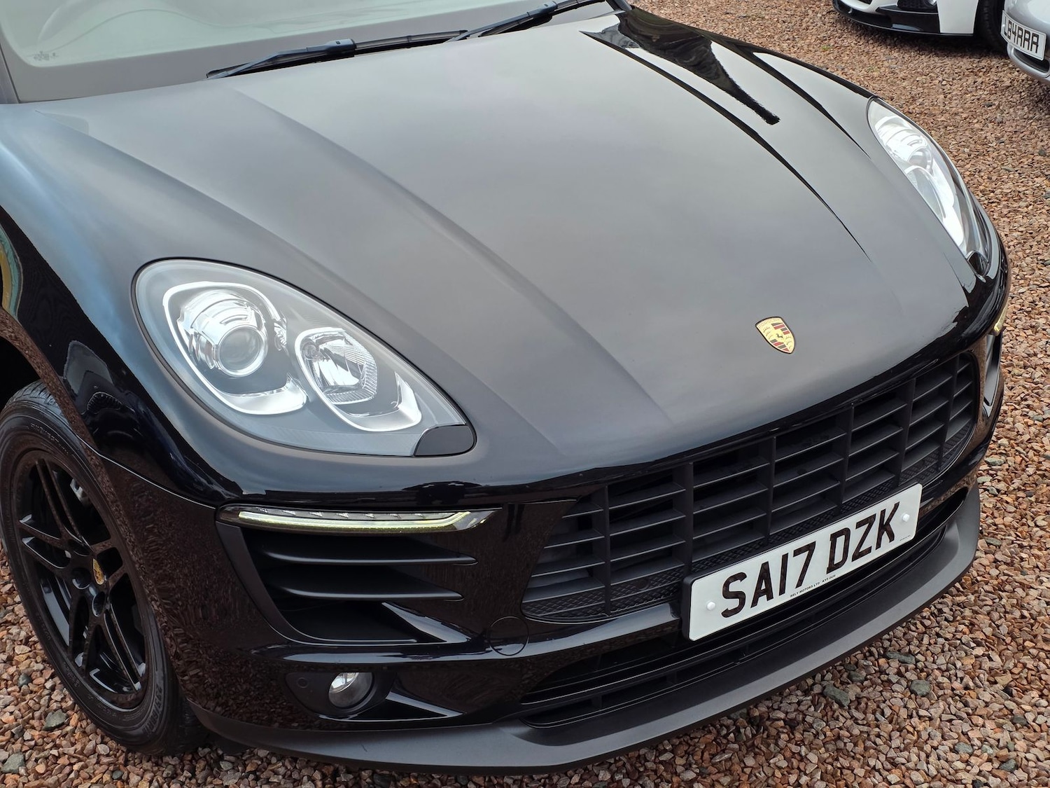 Used Porsche Macan 2017 for sale - 76966933: Photo 2