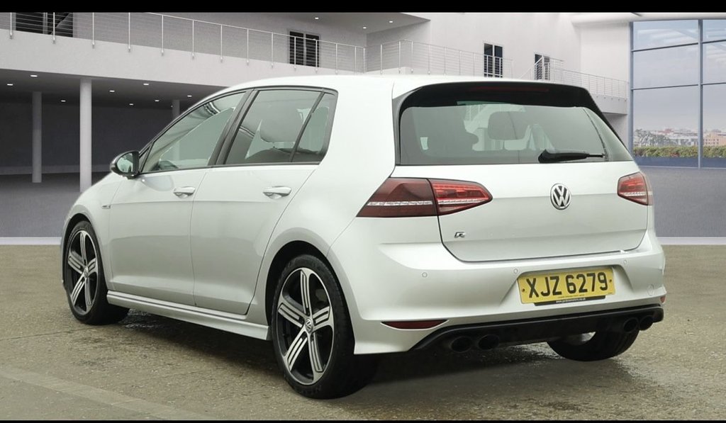 Used Volkswagen Golf 2015 for sale - 77172399: Photo 2