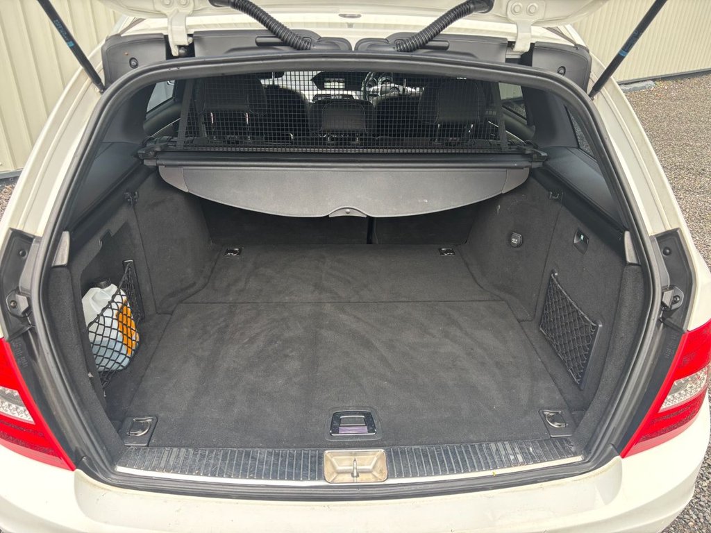 Used Mercedes-Benz C Class 2014 for sale - 77499393: Photo 11