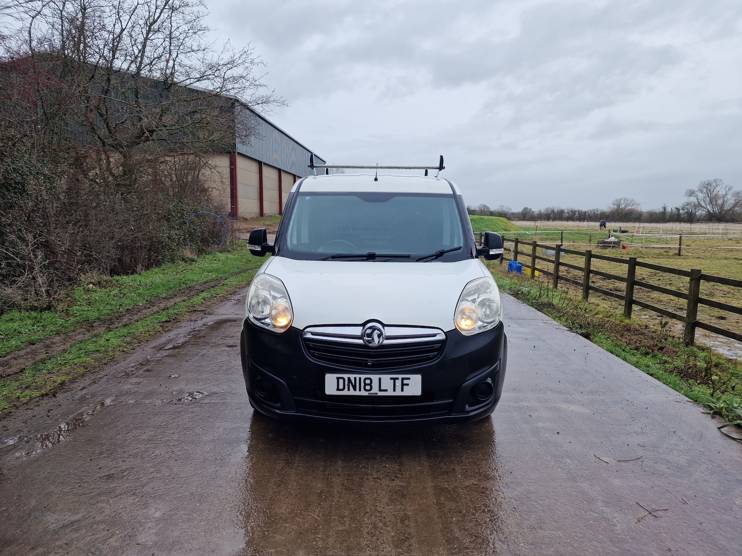 Used Vauxhall Combo 2018 for sale - 77172937: Photo 2