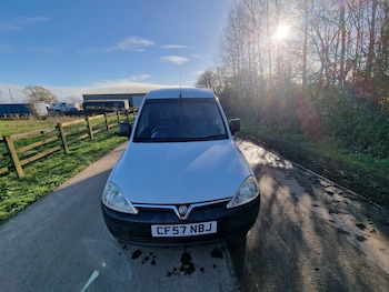 Vauxhall - Combo