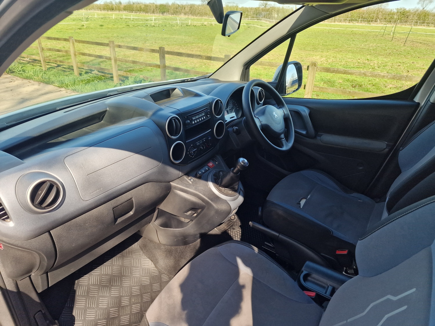 Used Peugeot Partner Tepee 2014 for sale - 78152474: Photo 21