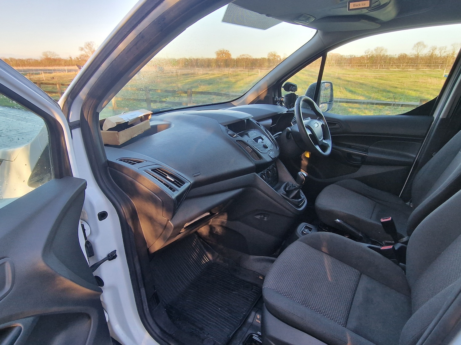 Used Ford Transit Connect 2017 for sale - 76808279: Photo 16