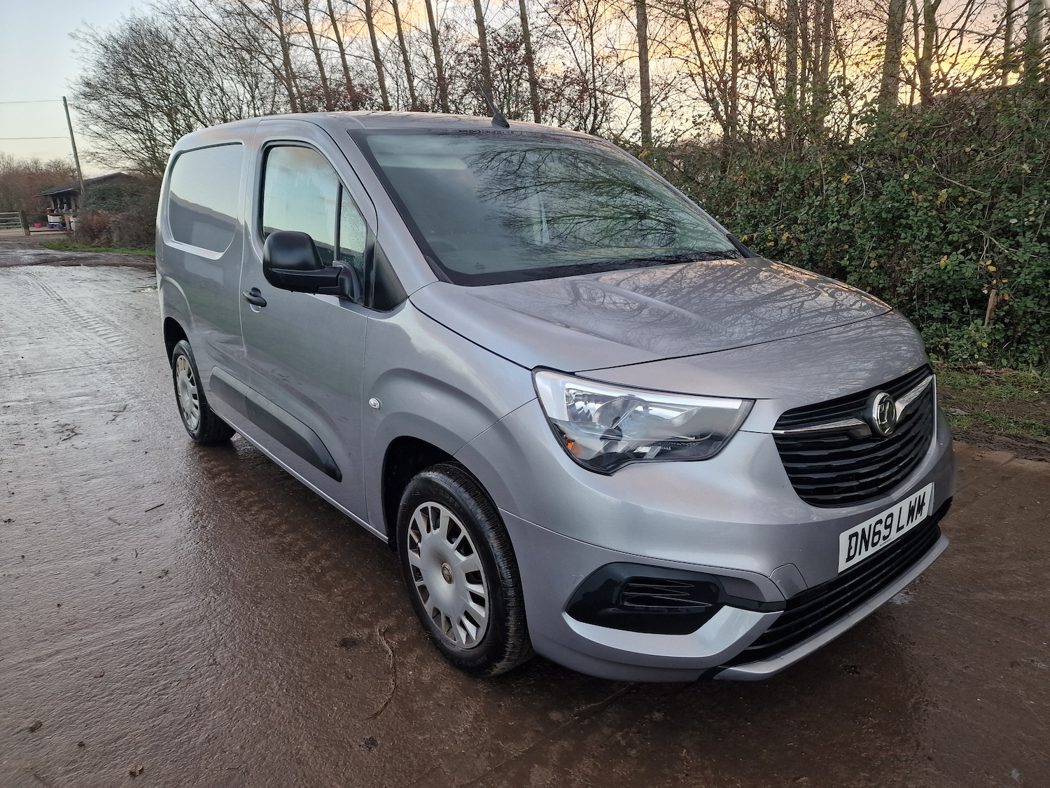Used Vauxhall Combo 2019 for sale - 76919880: Photo 2