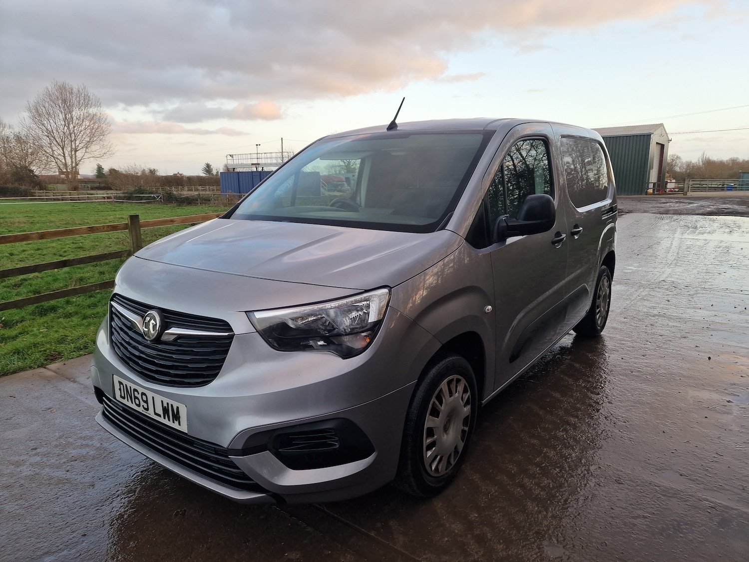 Used Vauxhall Combo 2019 for sale - 76919880: Photo 3